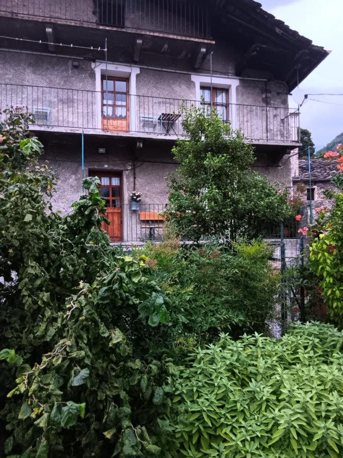 La Casa Antica Bed & Breakfast Pont-Saint-Martin Exterior photo
